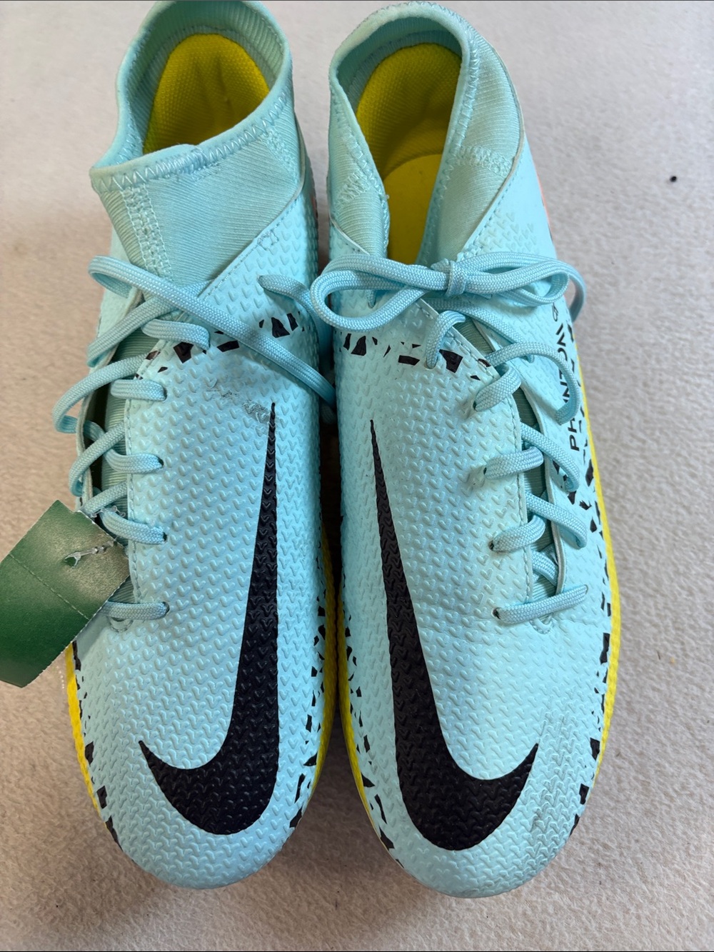 Nike Women's Light Blue/Black/Yellow Athletic Shoes